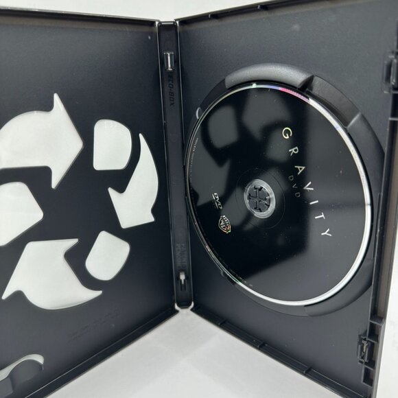 Gravity Sandra Bullock George Clooney Warner Bros DVD 2013 PG-13 Space SciFi - Picture 4 of 4